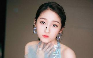 娱乐圈十大吃瓜女星小说,揭秘十大吃瓜女星的幕后故事 第2张 娱乐圈十大吃瓜女星小说,揭秘十大吃瓜女星的幕后故事 第2张