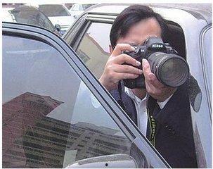 娱乐圈吃瓜群众最新爆料,神秘恋情曝光，当红明星竟与素人牵手？  第2张